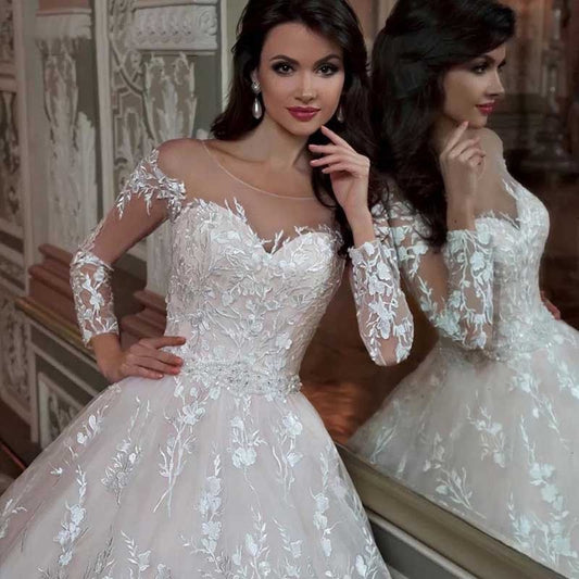 Beautiful Lace Wedding Bridal Gown Dress